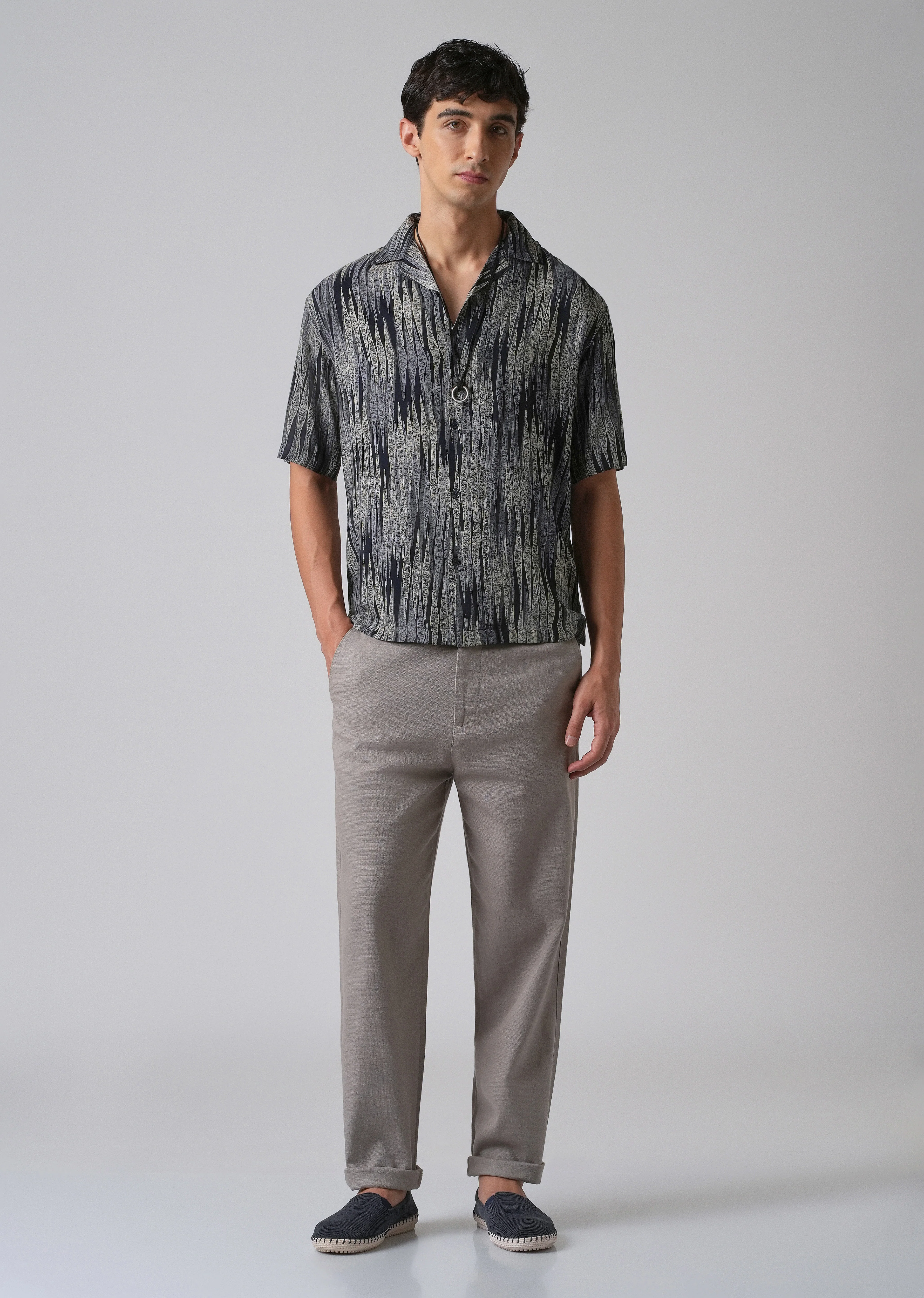 Linear Abstract Pattern Oversized Feather Shirt - Image 6