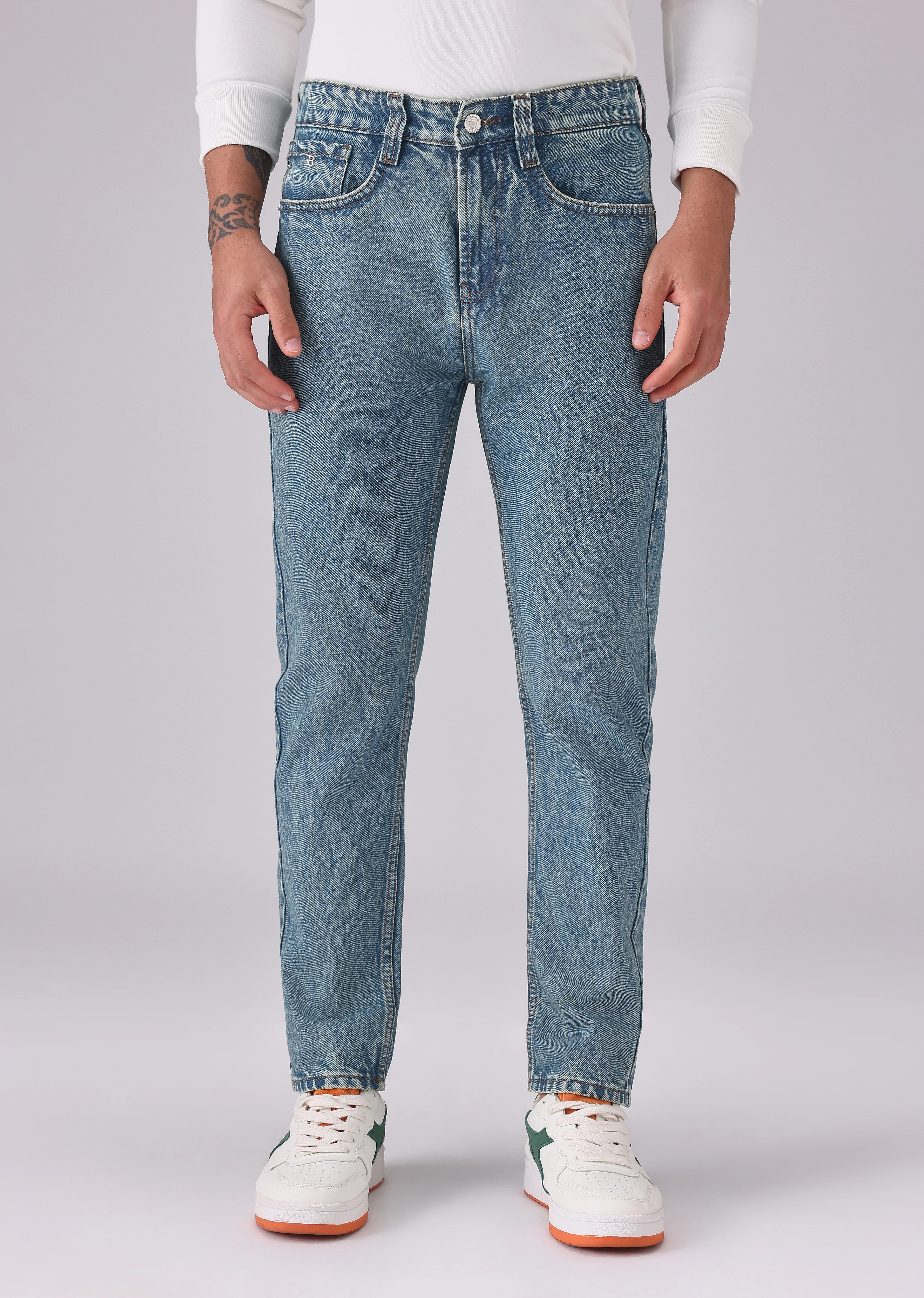 Mid Wash Carrot Fit Jeans - Image 3