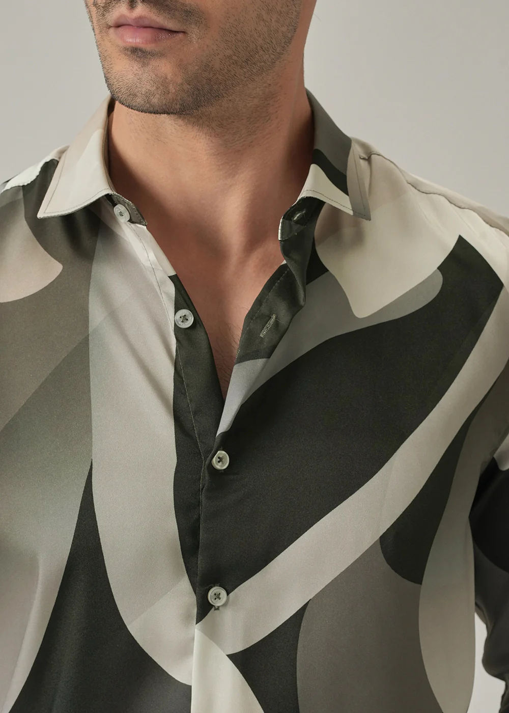Monochrome Geometric Print Shirt - Image 5
