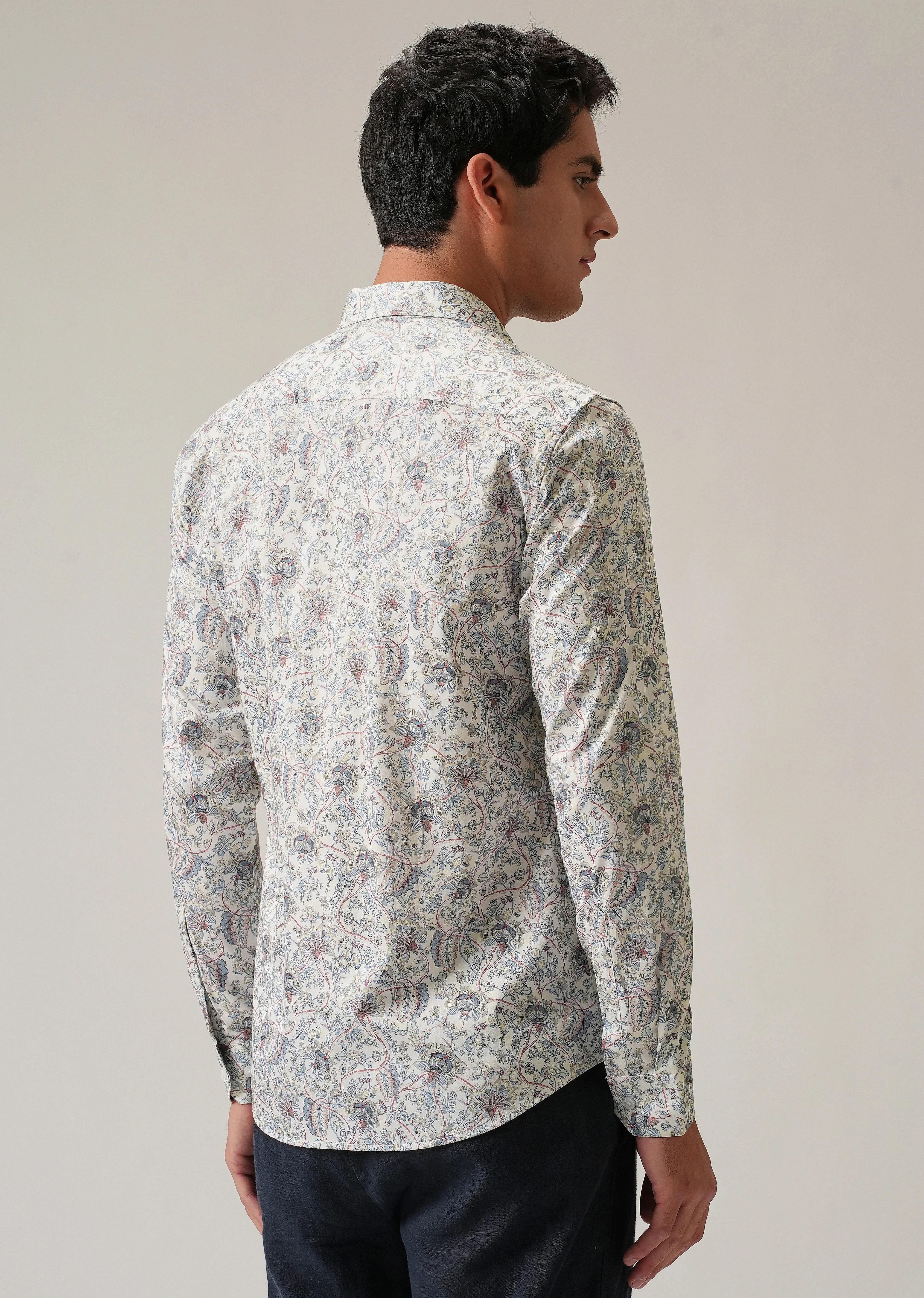 Off-White Ditsy Floral Print Shirt - Image 2