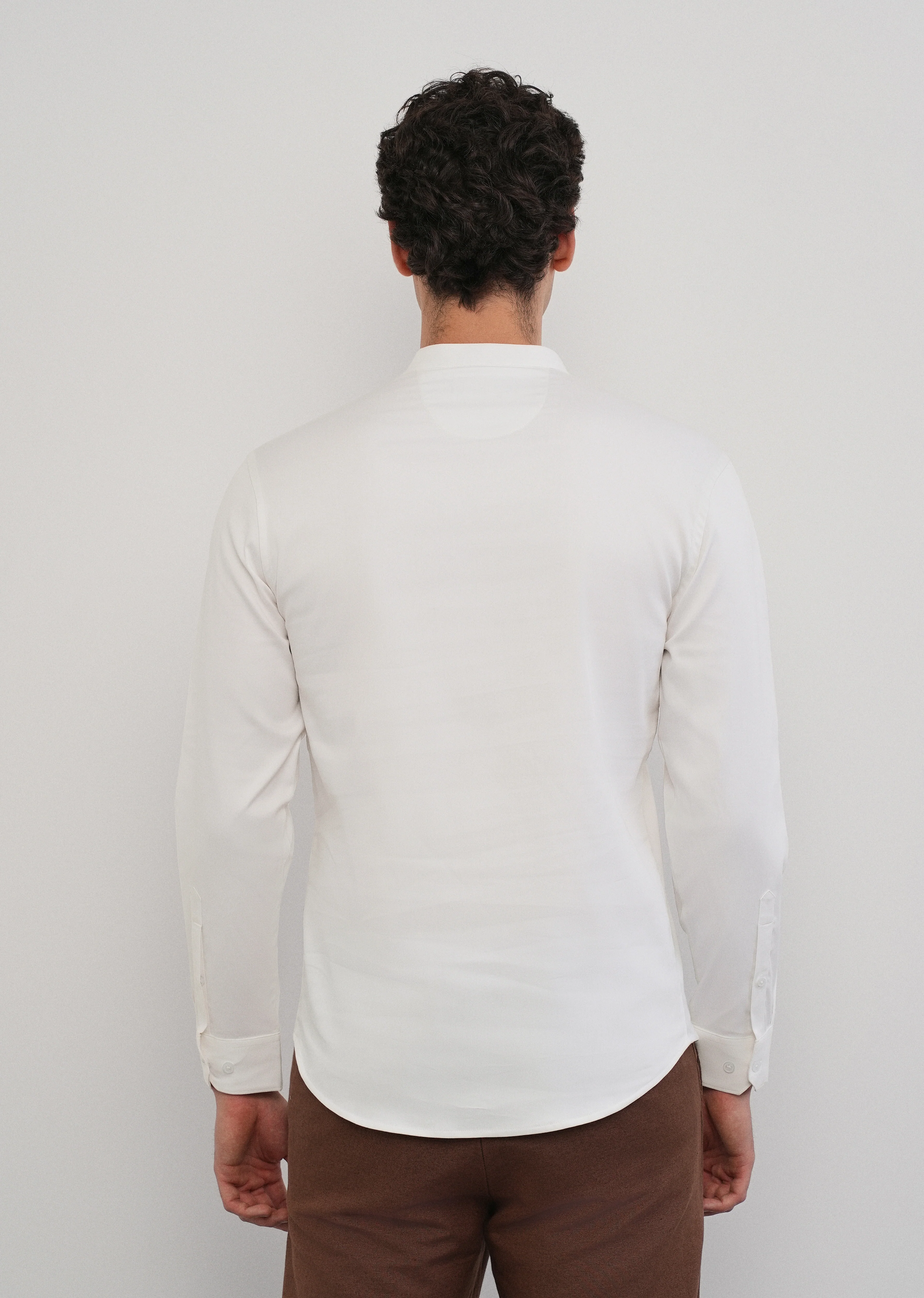 Off-White Floral Embroidered Short Kurta - Image 3