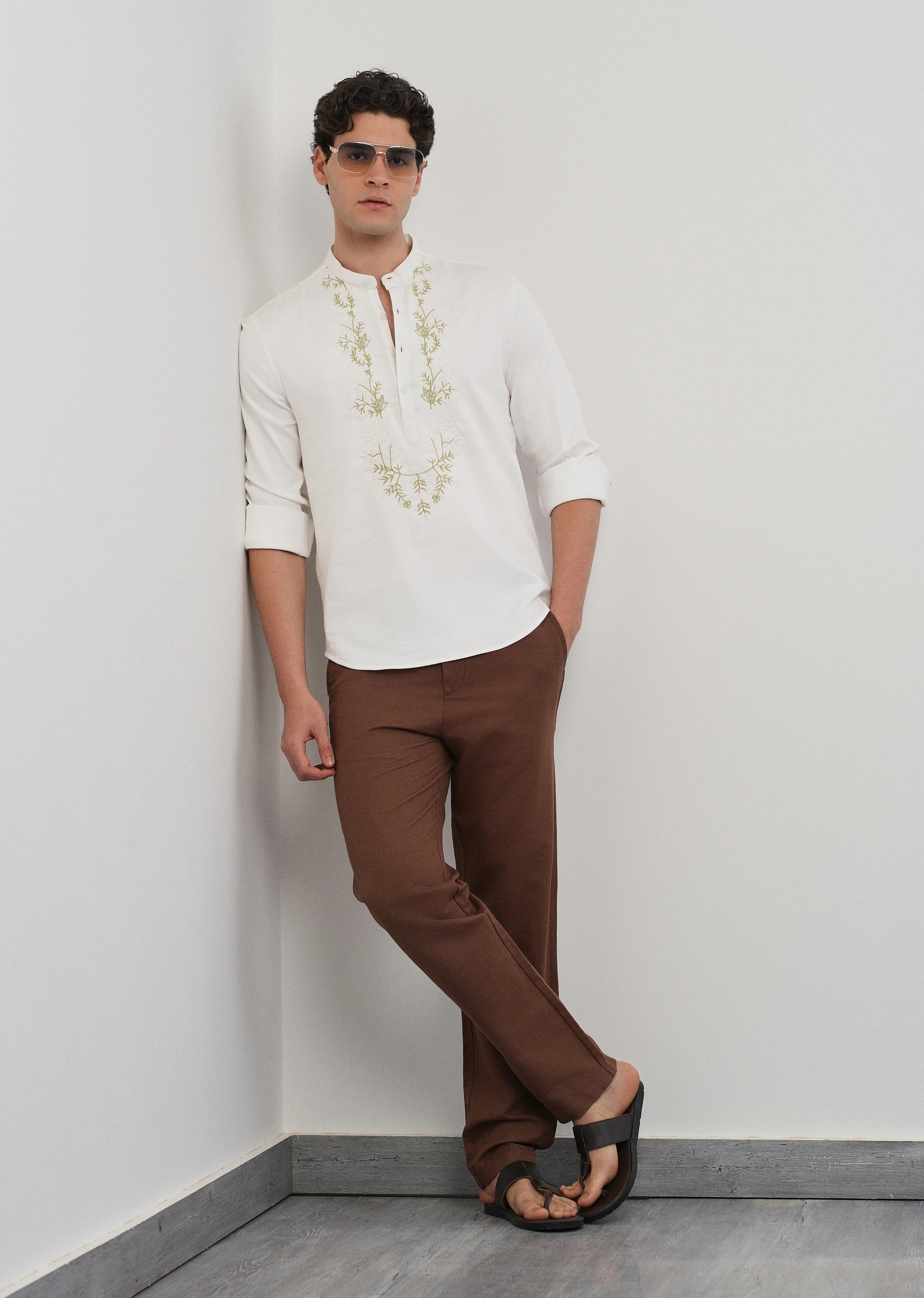 Off-White Floral Embroidered Short Kurta - Image 6