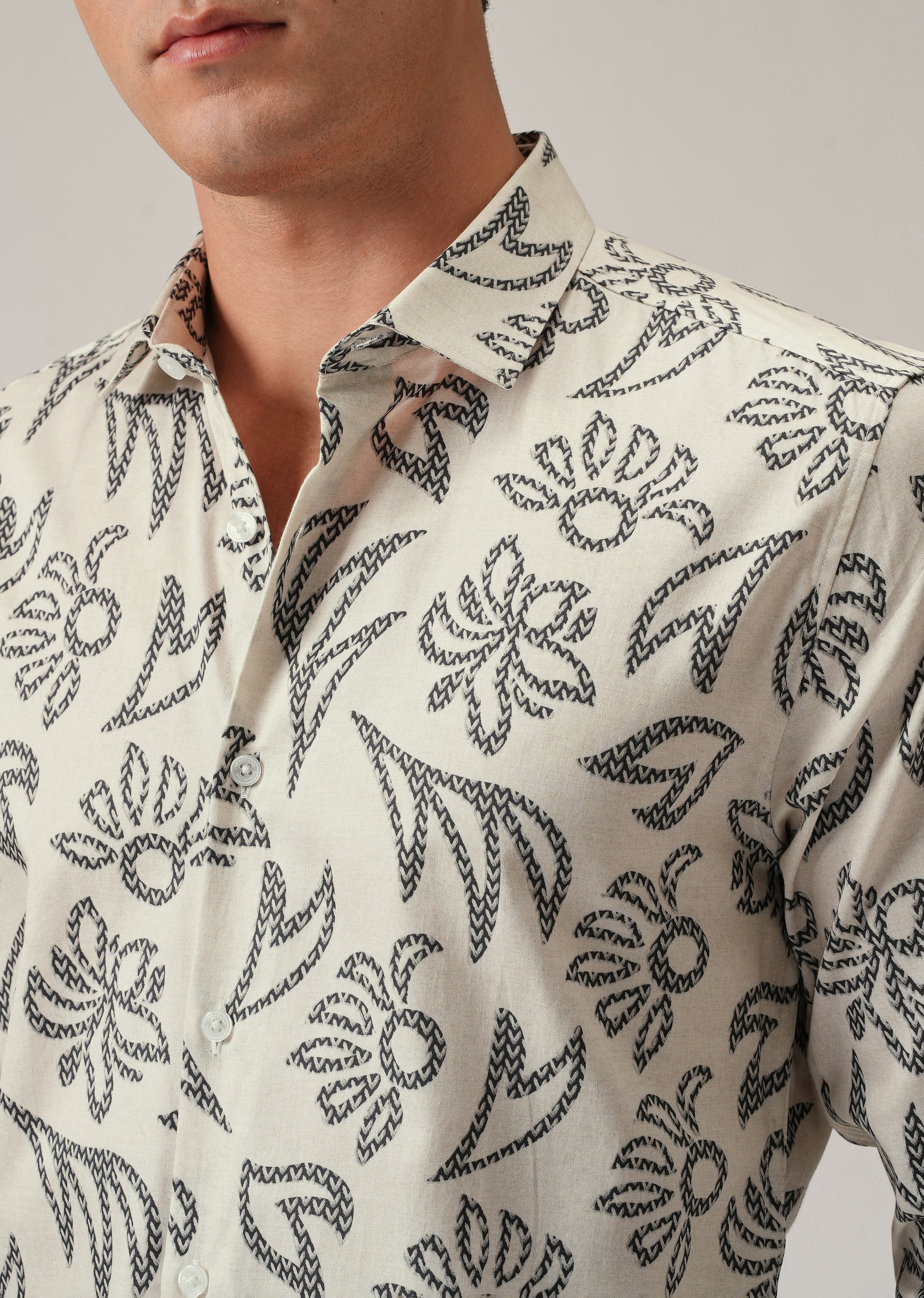 Off-White Floral Pattern Print Shirt - Image 5
