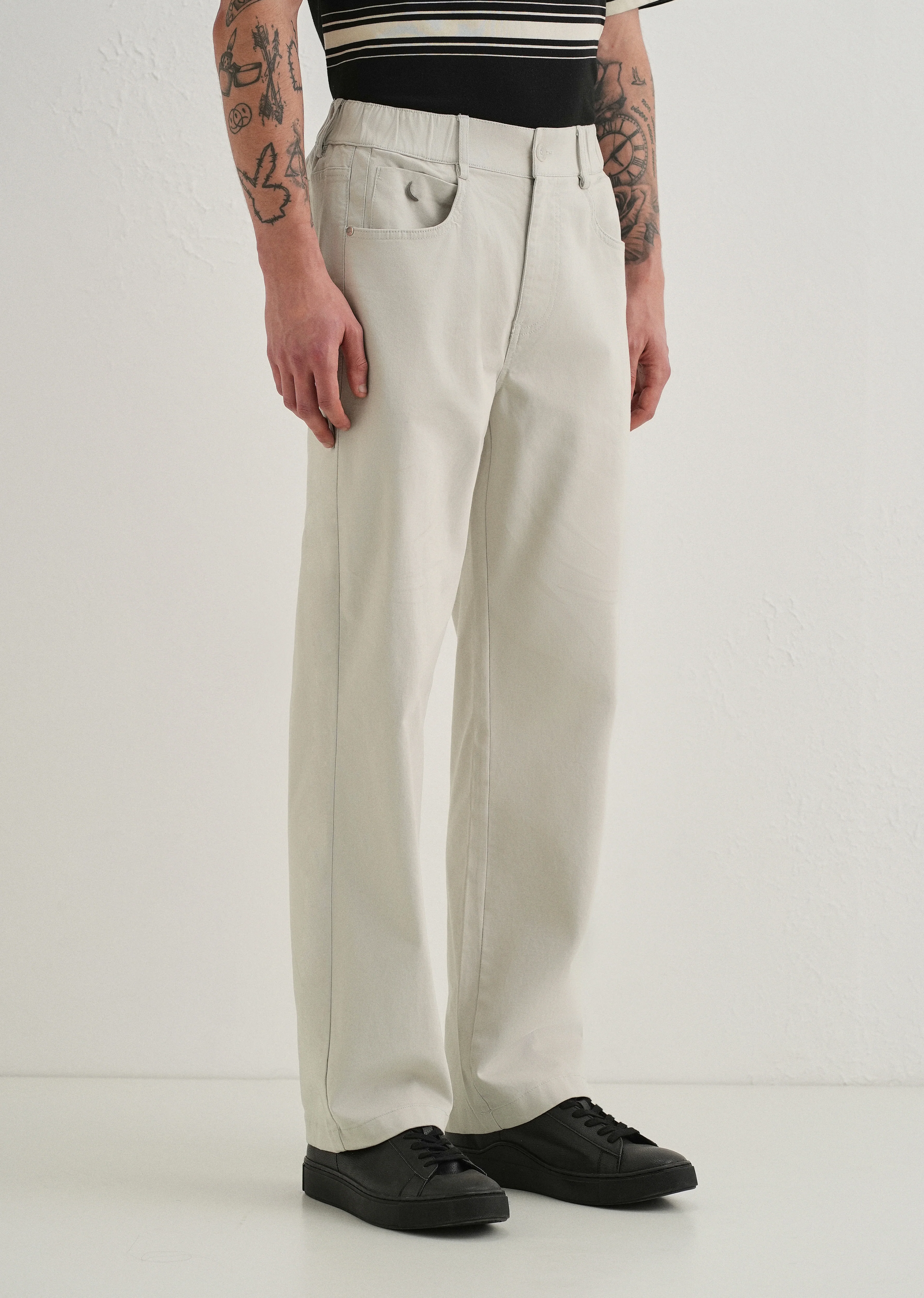 Off-White Semi-Elasticated Cotton Trouser - Image 4