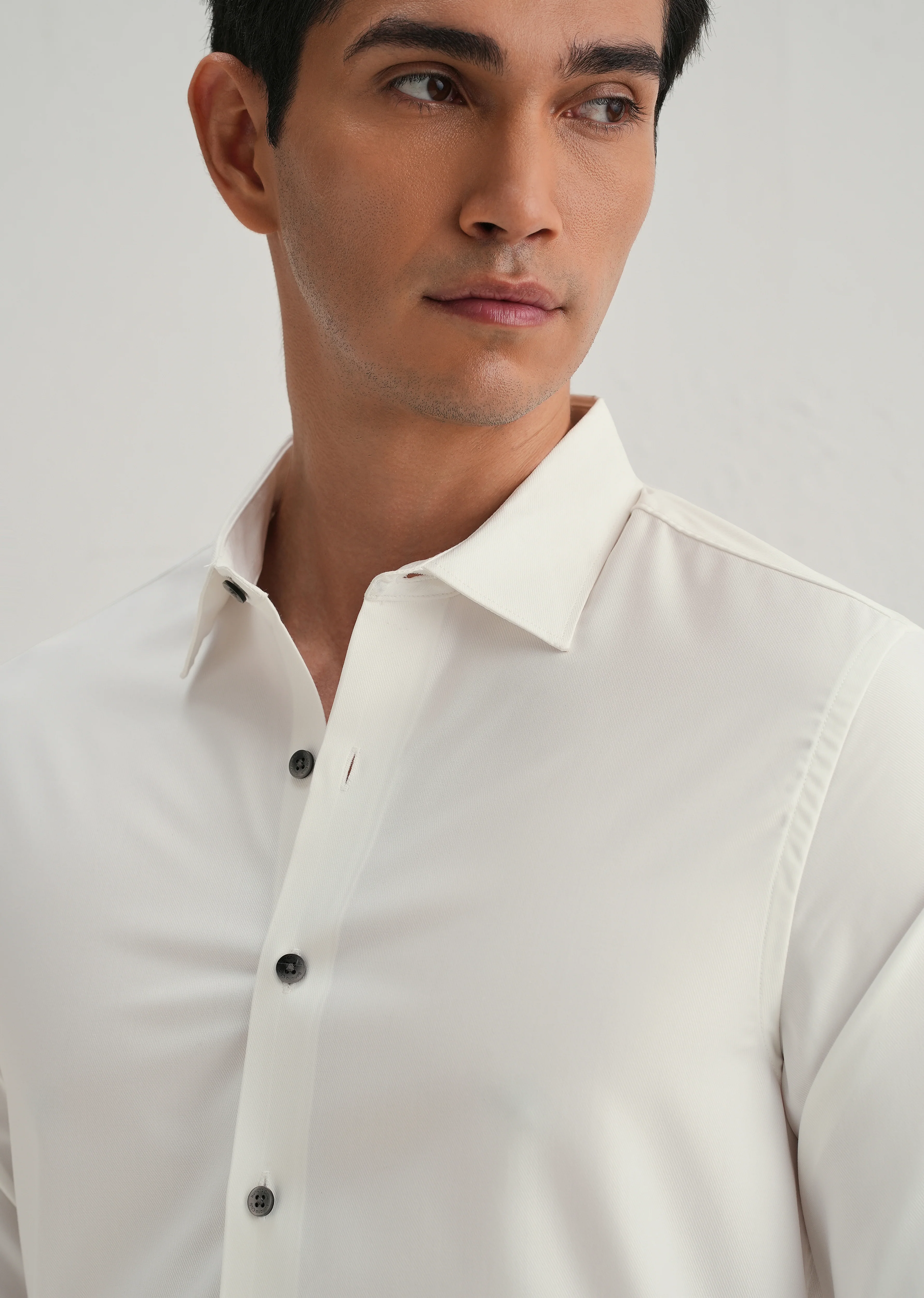 Off-White Stitchless Placket Premium Wrinkle-Free Shirt - Image 2
