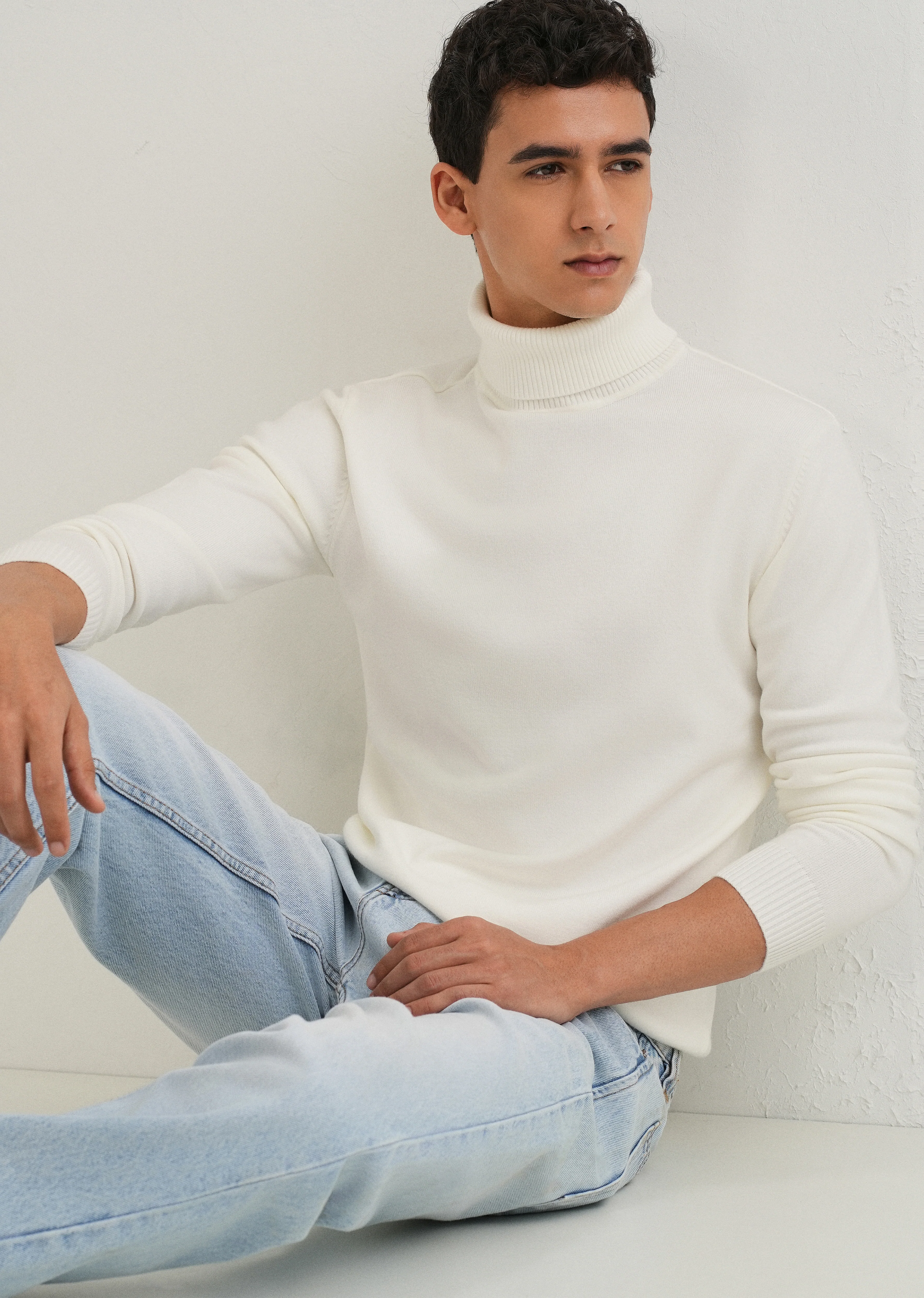 Off White Turtle-Neck Sweater - Image 7