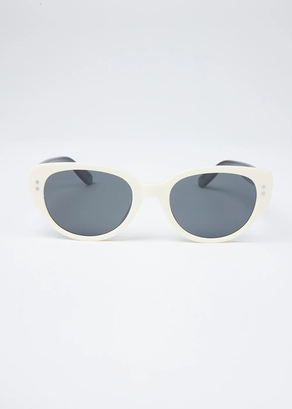Sleek White Unisex Oval Sunglasses - Image 3