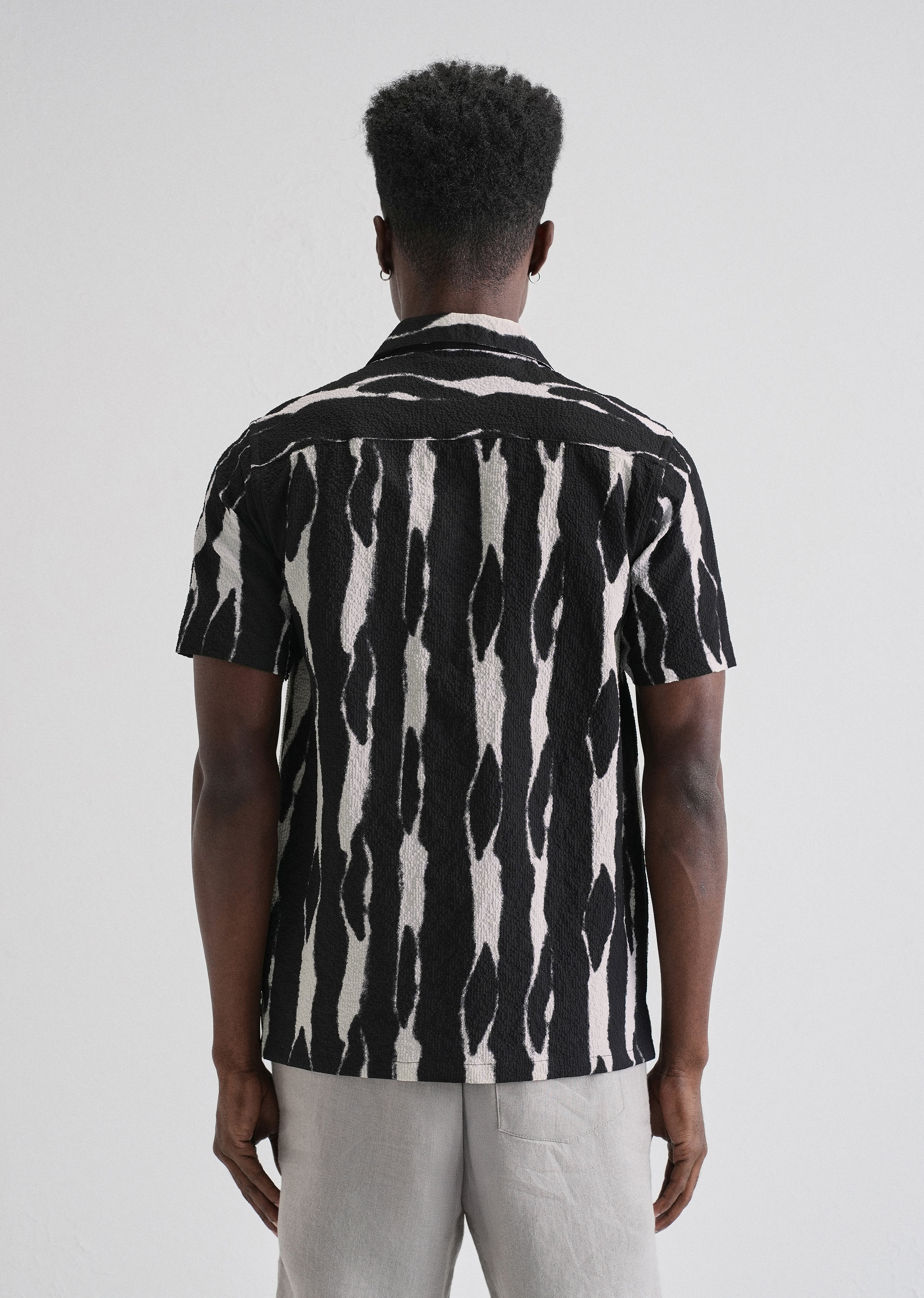 Streak Print Black Popcorn Shirt - Image 2