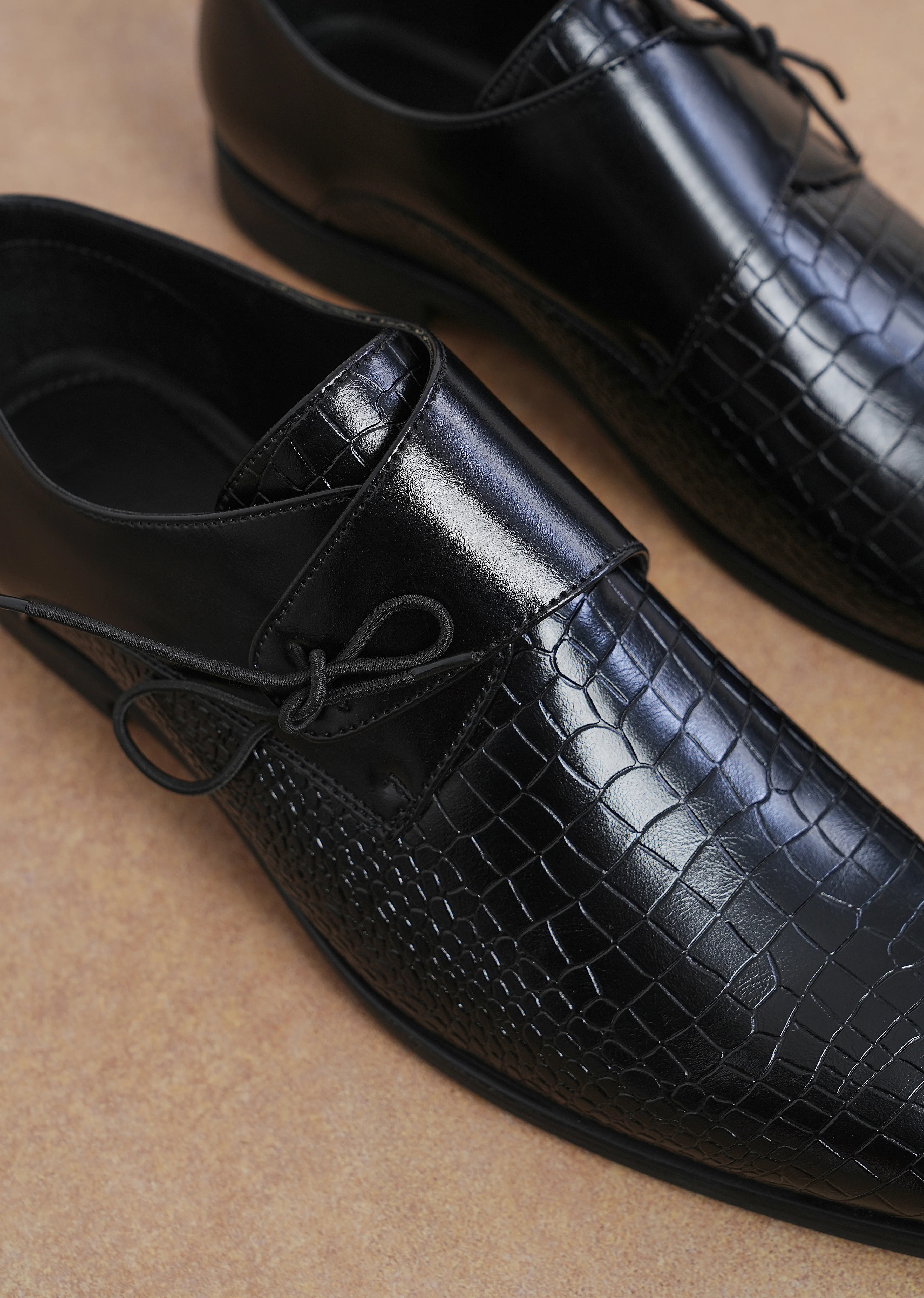 Textured Black Lace-Up Formal Shoes - Image 5