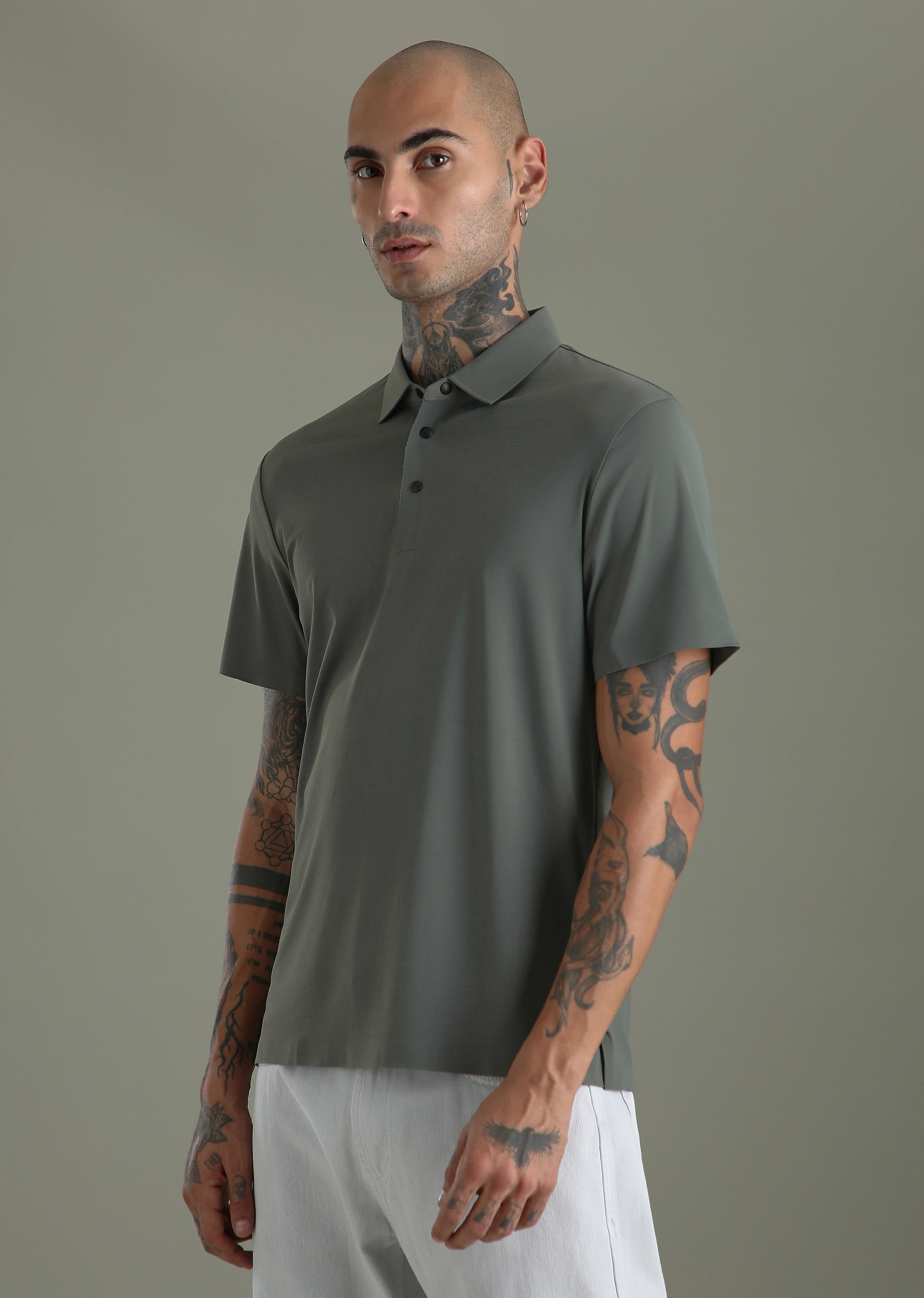 Textured Grey Plain Stitchless Polo T-shirt - Image 5