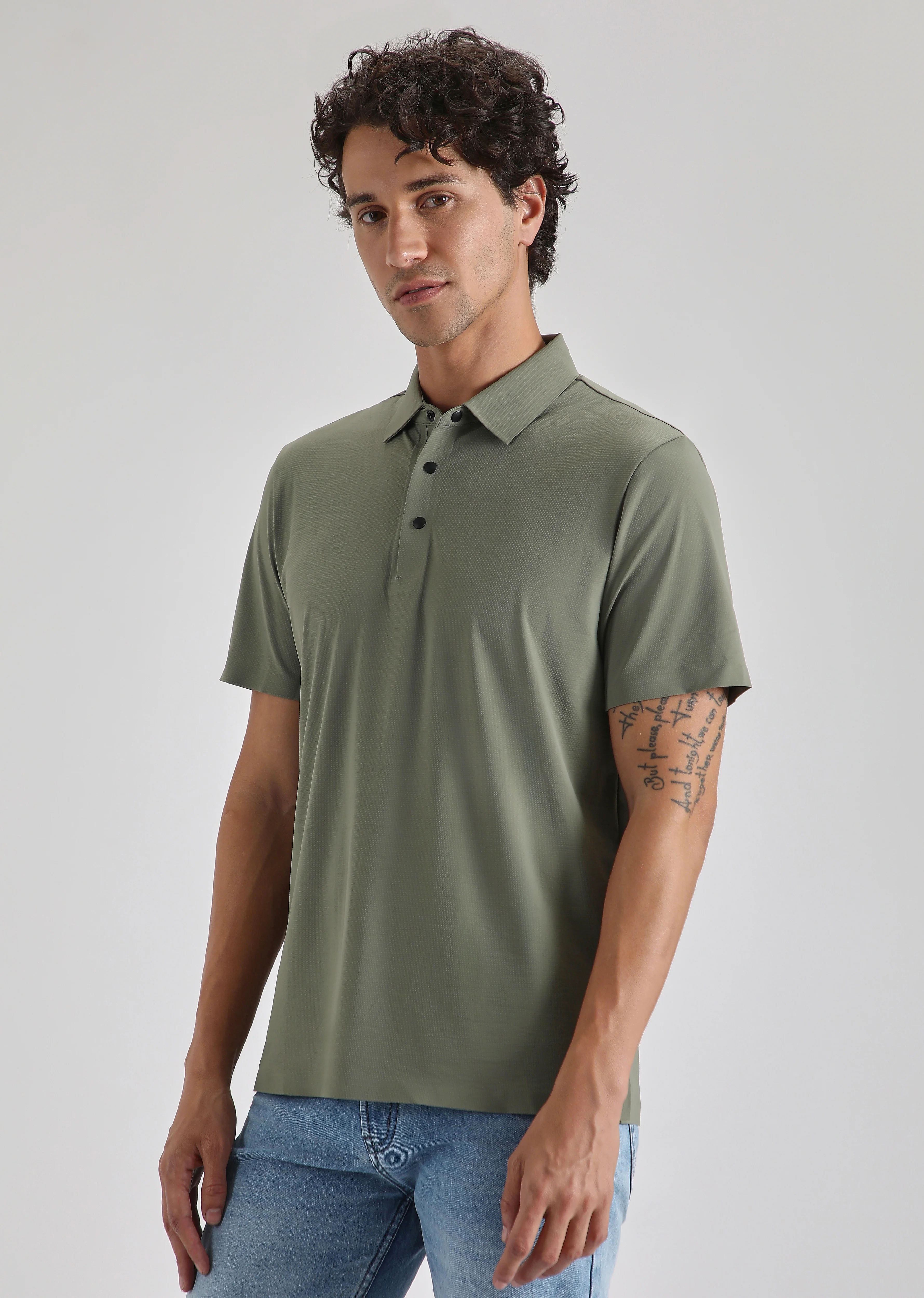 Textured Olive Plain Stitchless Polo T-shirt - Image 5
