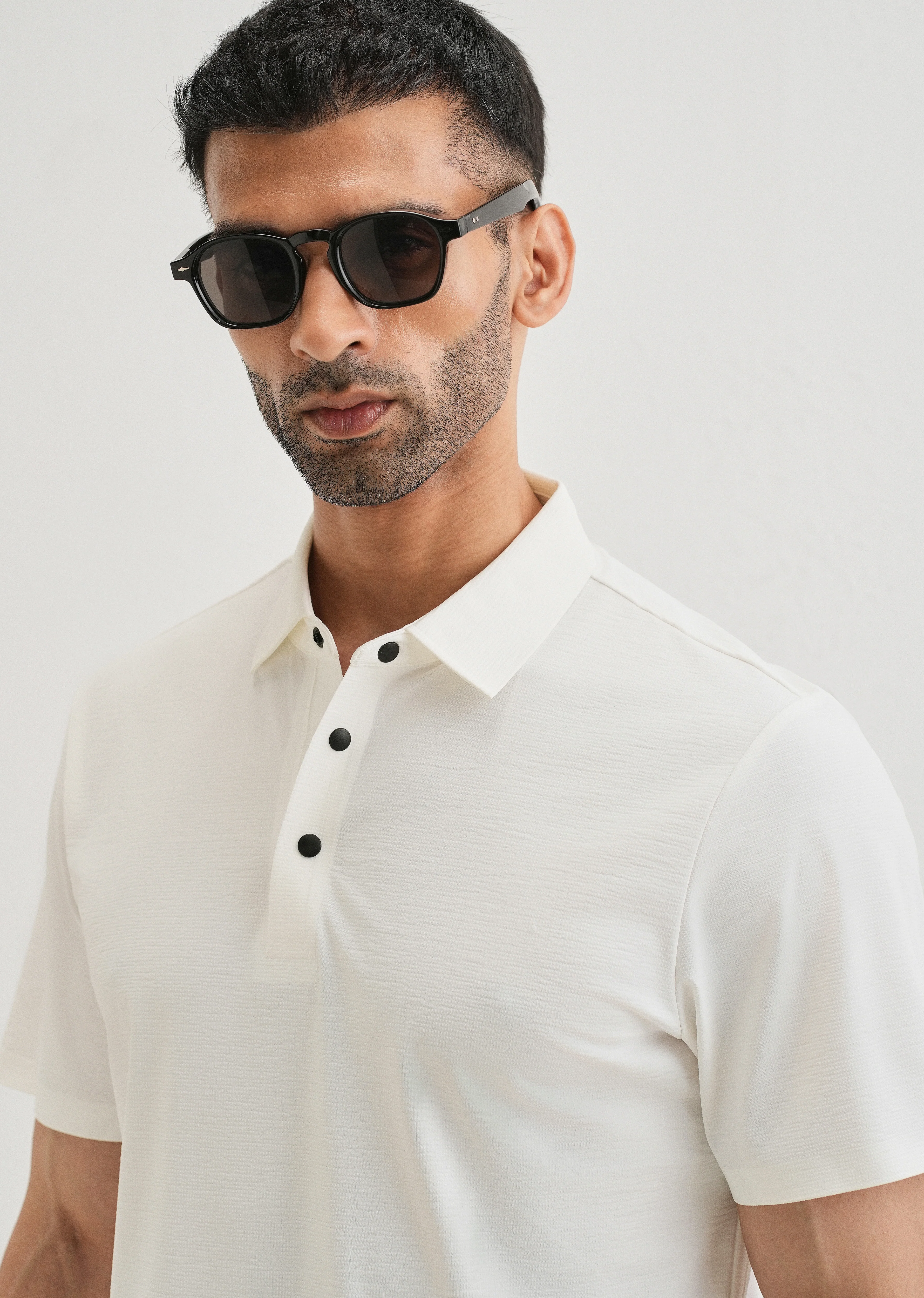 Textured White Plain Stitchless Polo T-shirt - Image 5