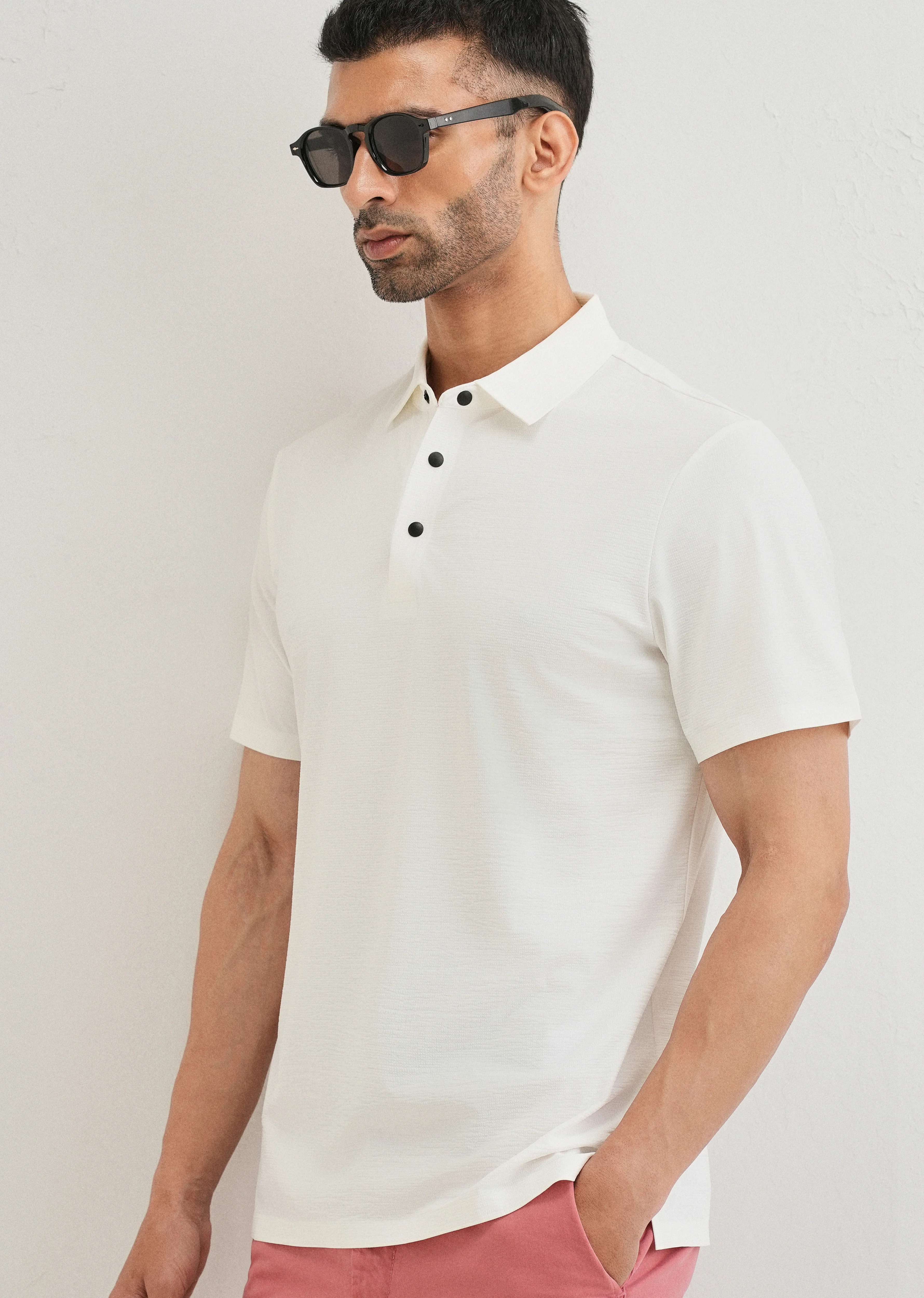 Textured White Plain Stitchless Polo T-shirt - Image 7