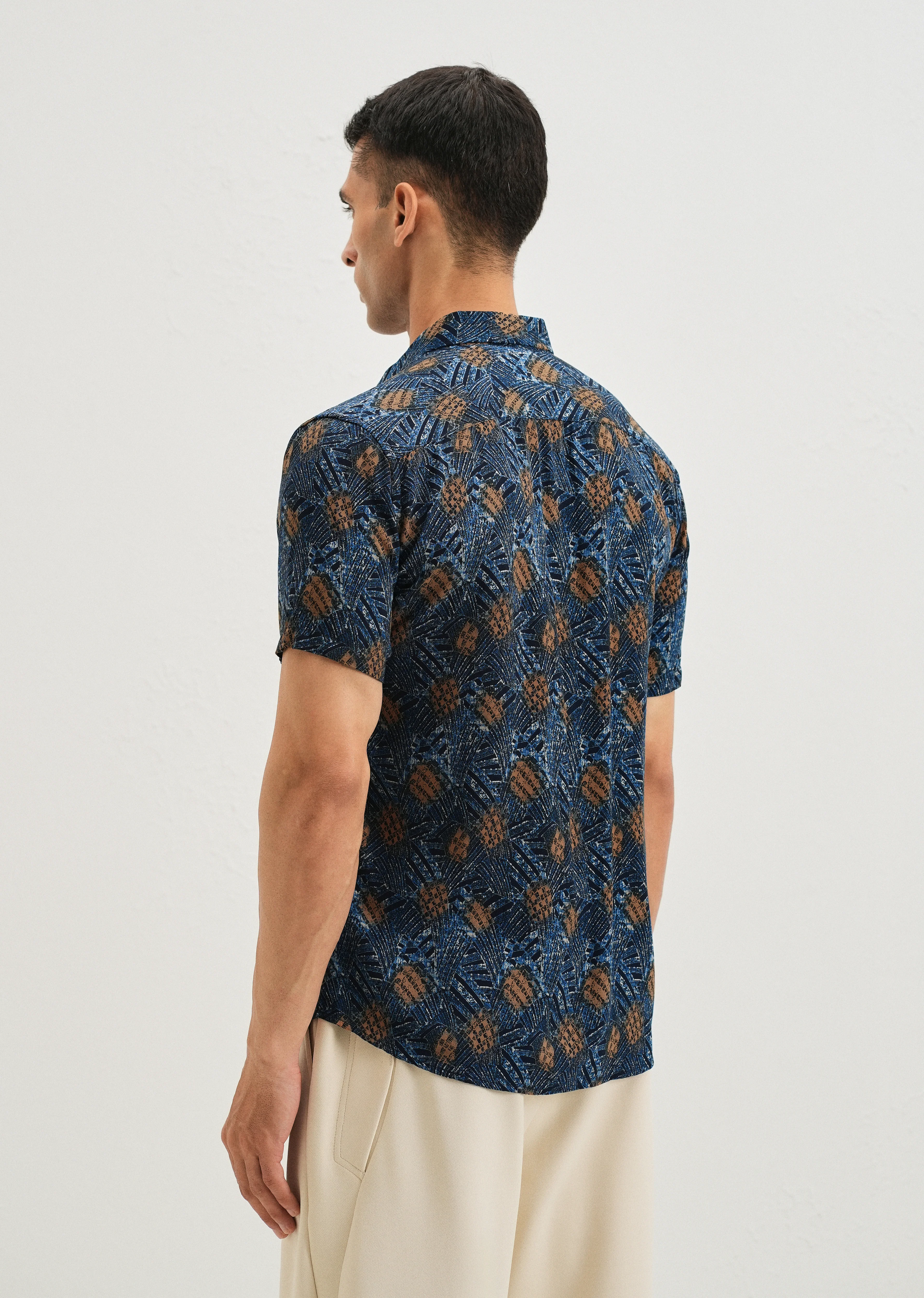 Tropical Feather shirt - Image 2