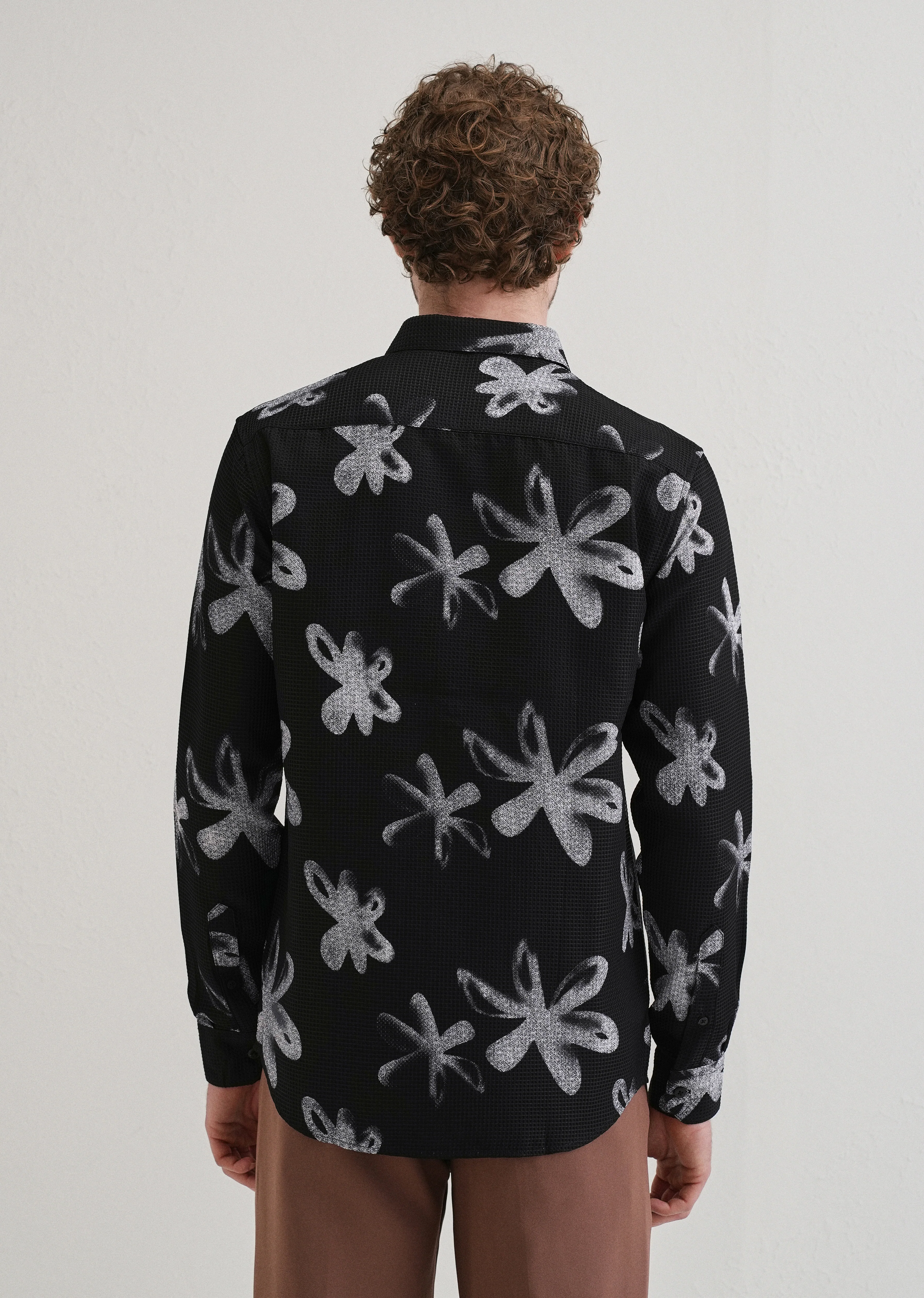 Twig Flower Waffle Dobby Black Shirt - Image 2