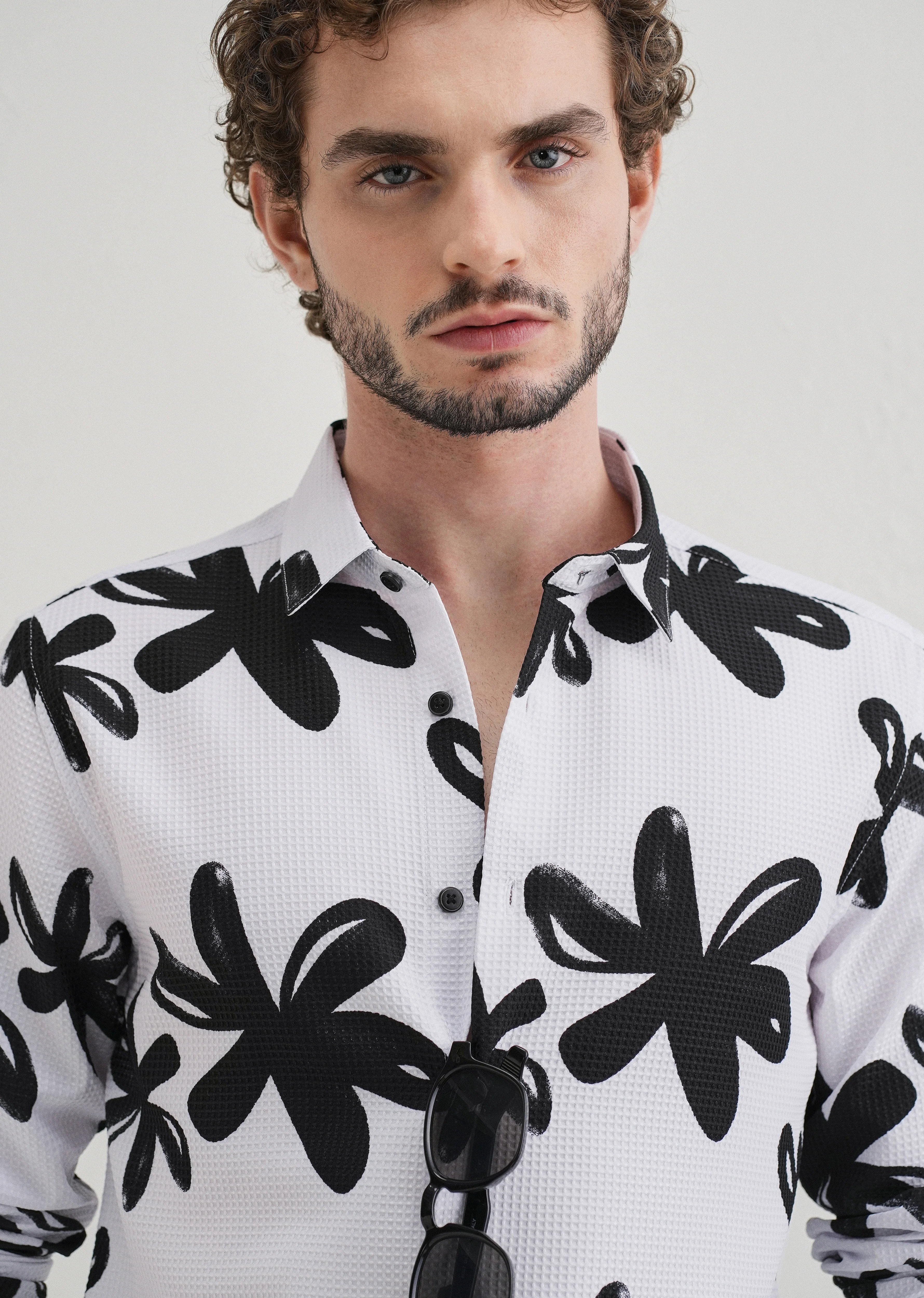 Twig Flower Waffle Dobby White Shirt - Image 5