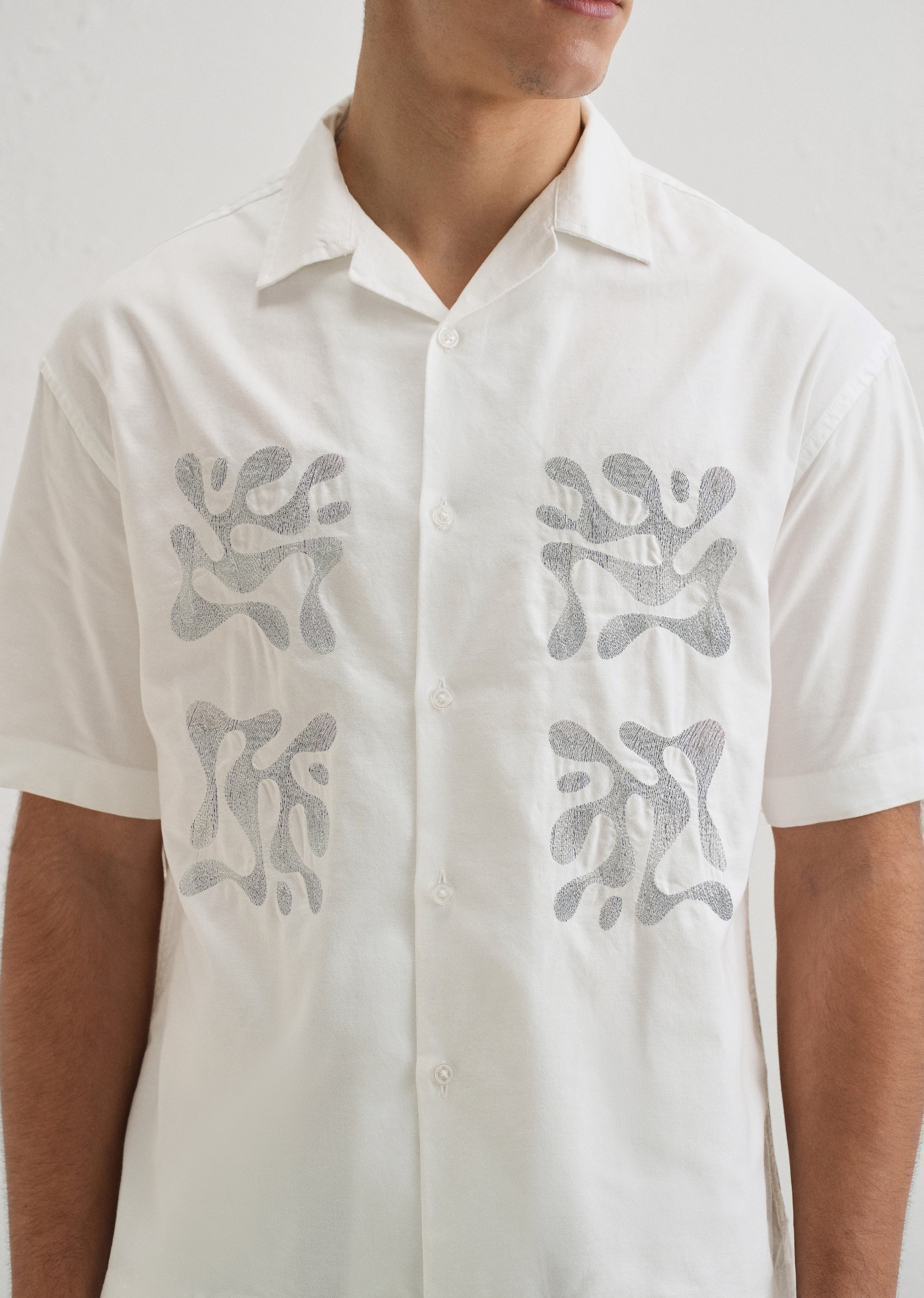 White Embroidery Cuban Collar Cotton Shirt - Image 2