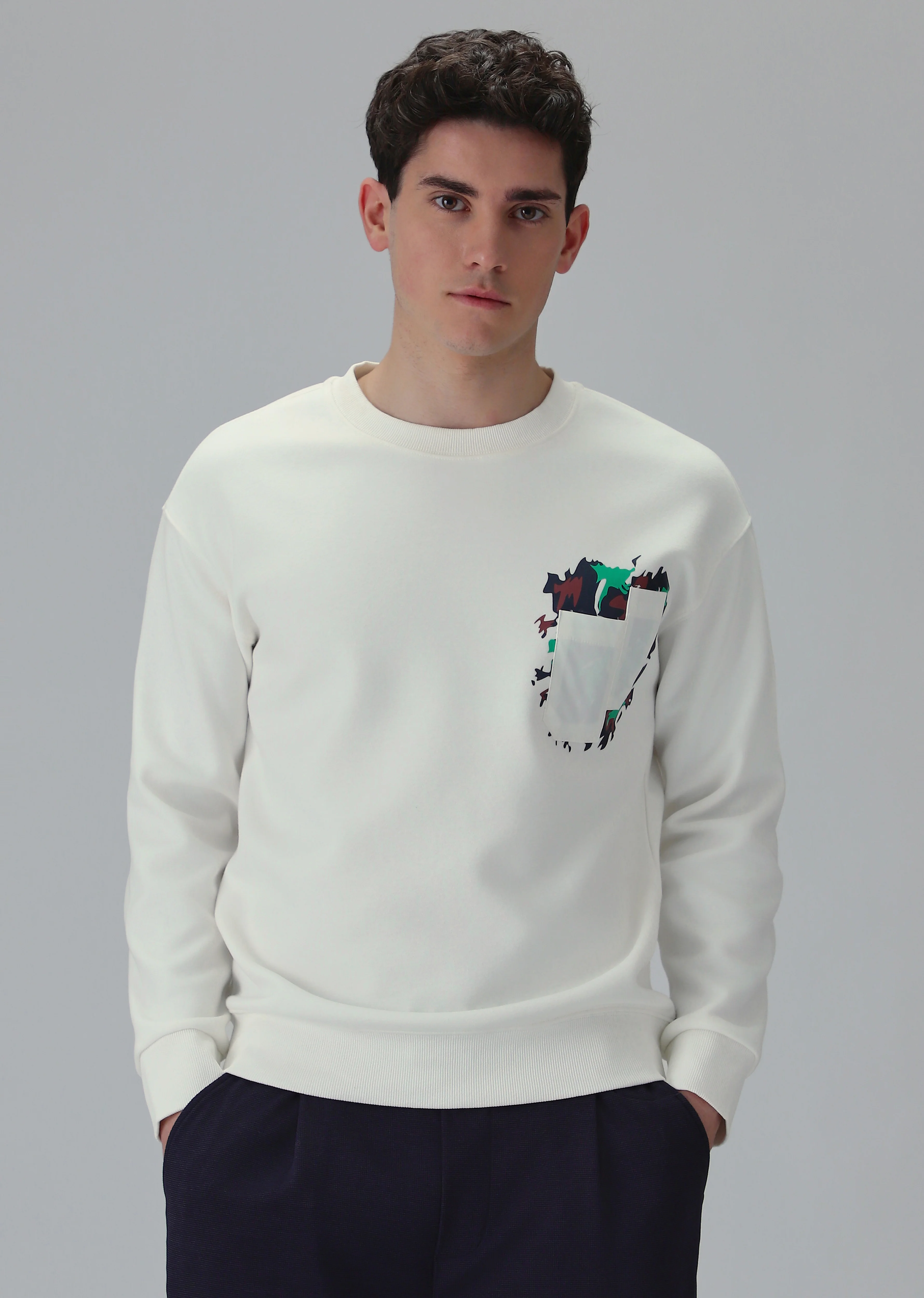 White Graphic Pocket Sweatshirt - Image 3