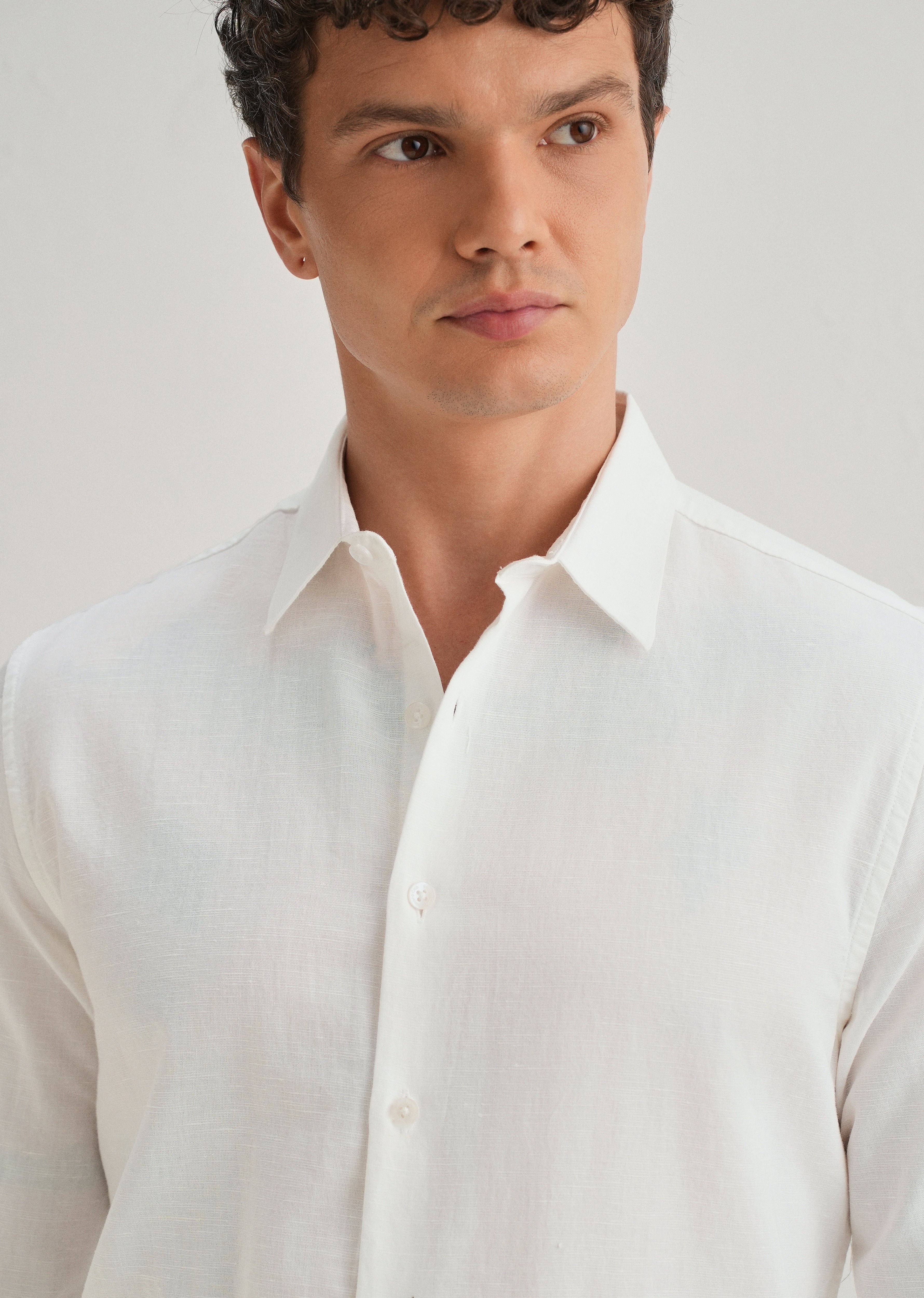 White Hem Embroidery Cotton Linen Shirt - Image 3