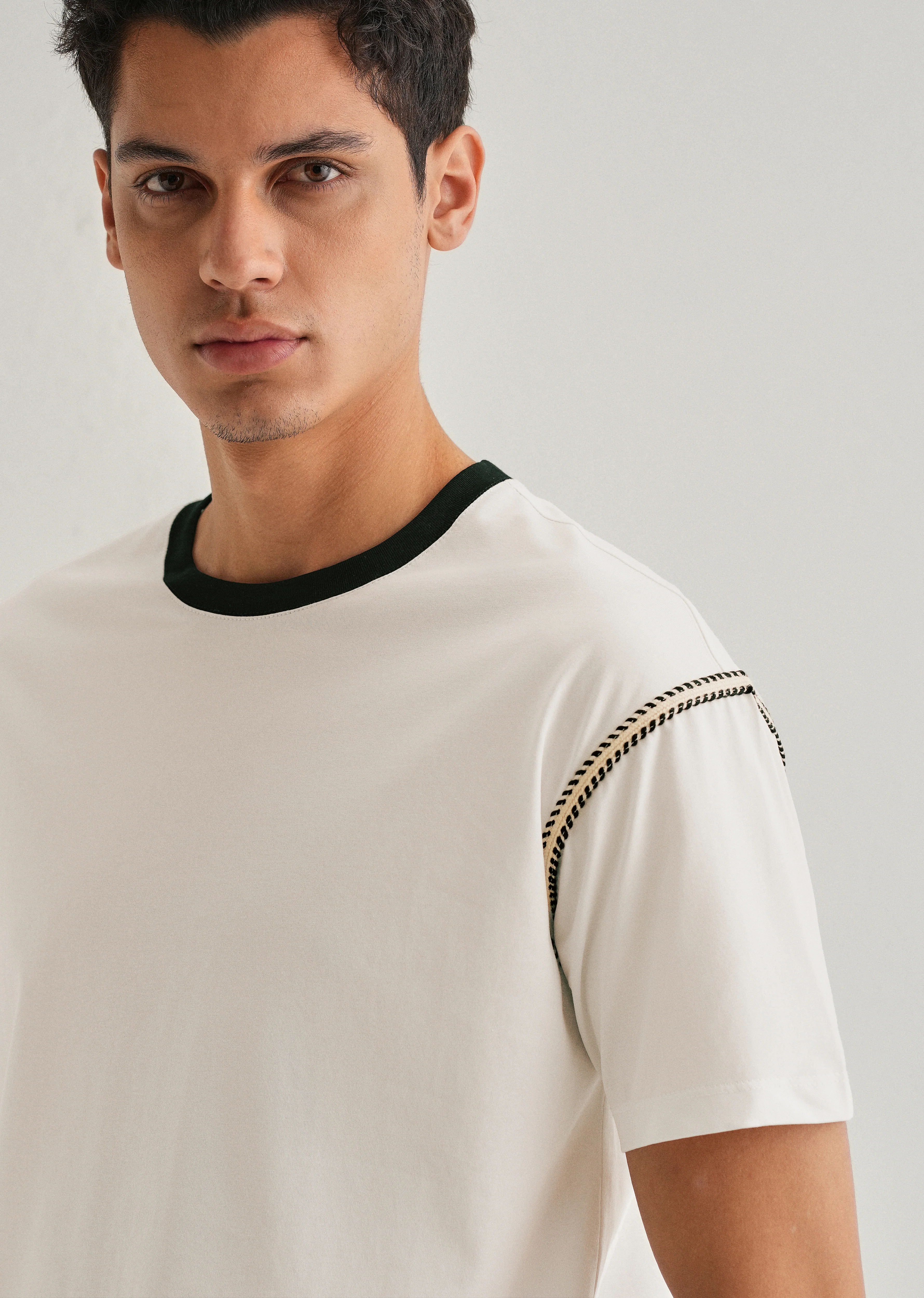 White Lace Applique T-shirt - Image 5