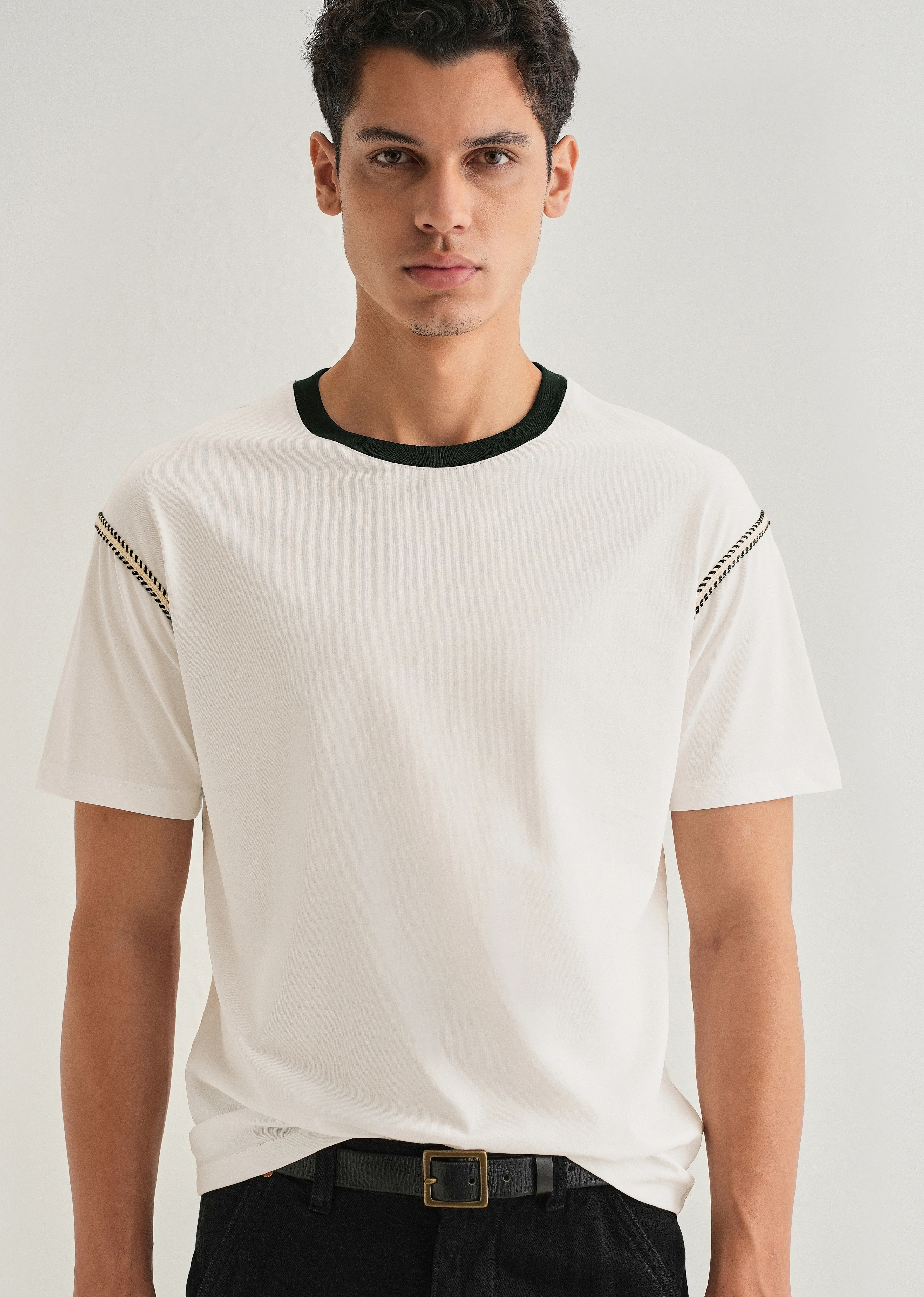 White Lace Applique T-shirt - Image 7