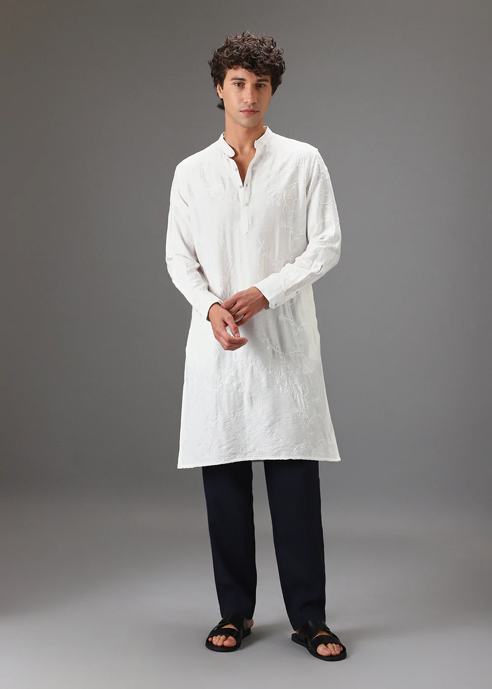 White Self Thread Embroidered Kurta - Image 3