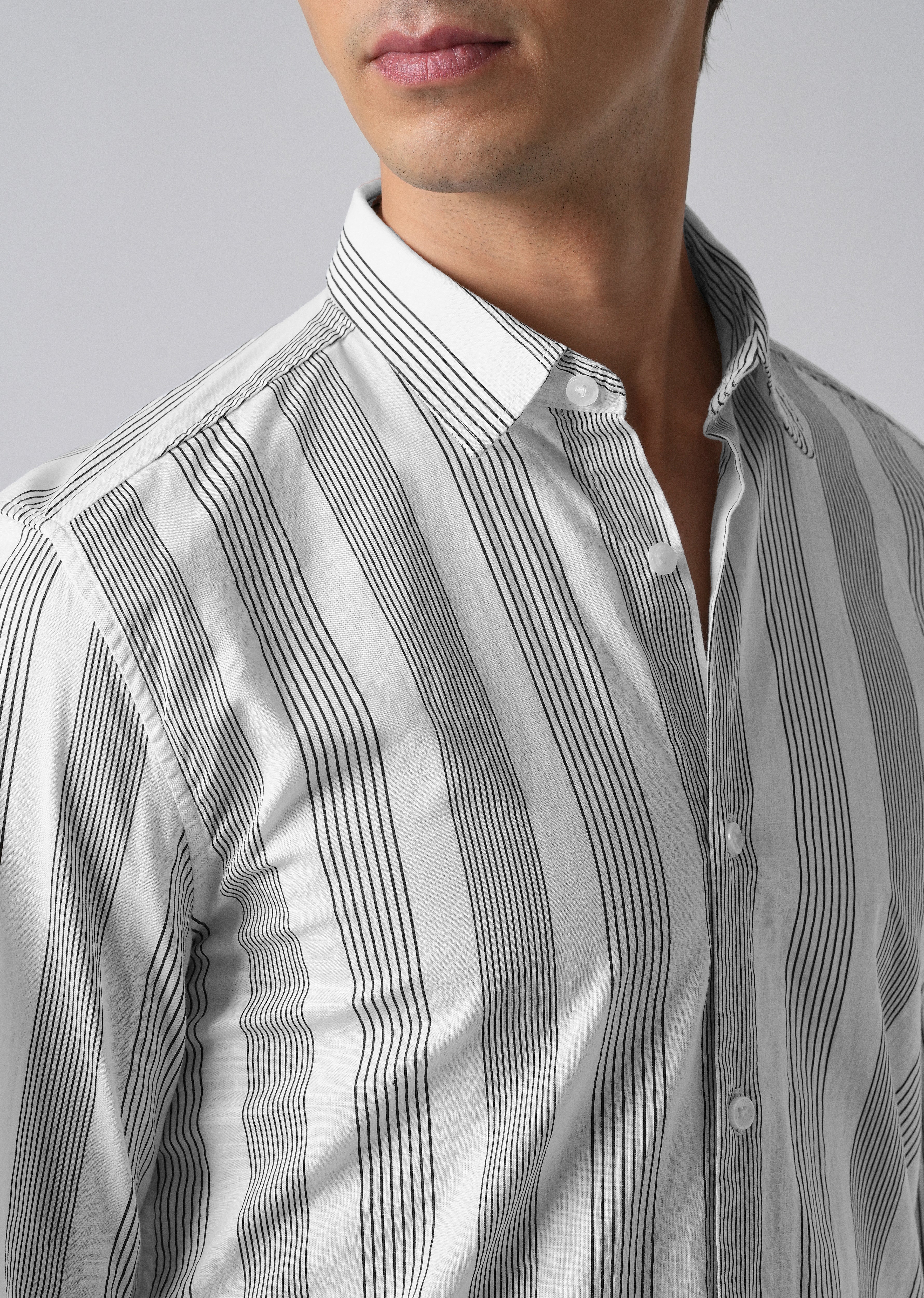 White Vertical Pin Stripe Cotton/Linen Shirt - Image 5