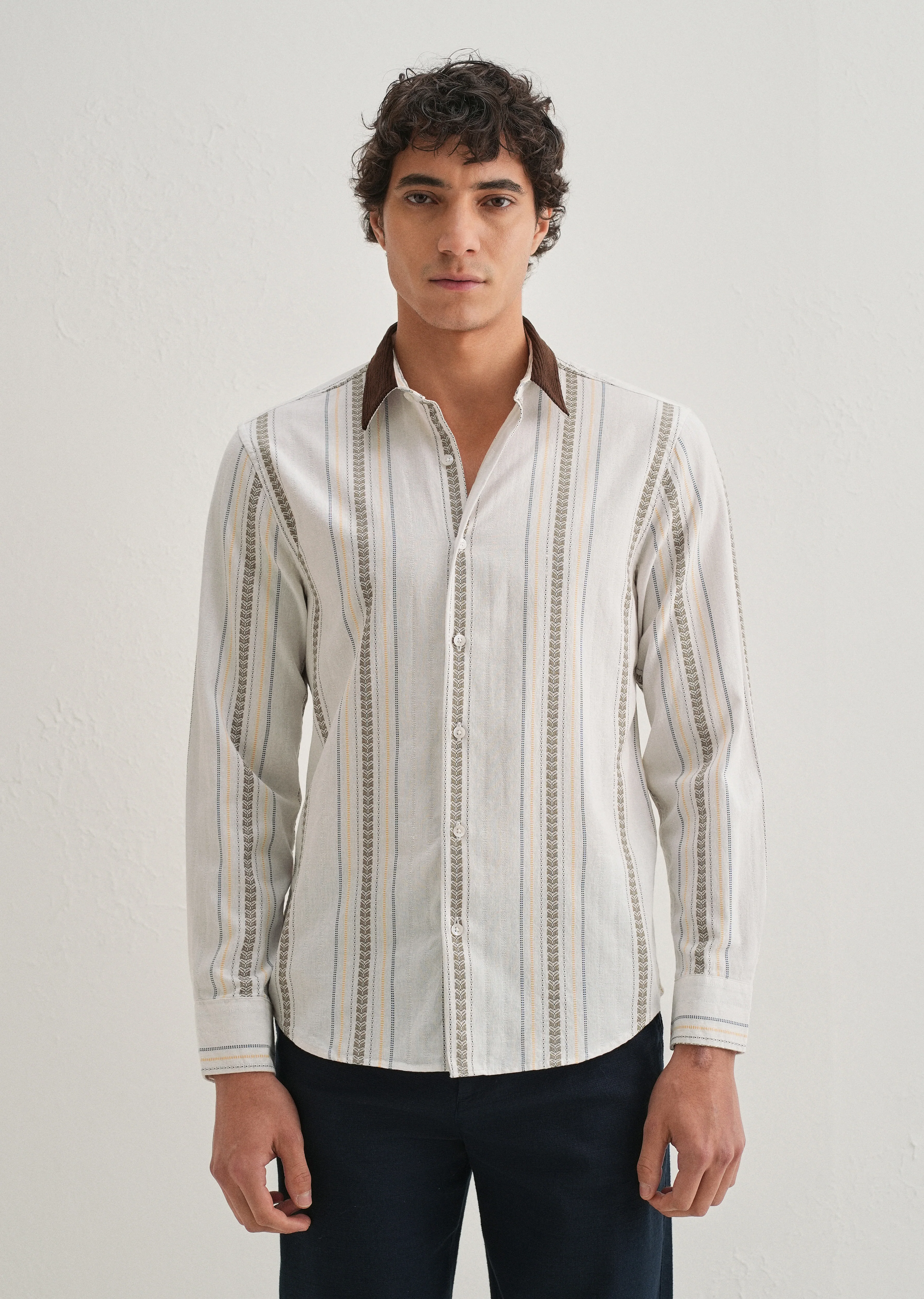 White Woven Striped Suede Collar Shirt - Image 4