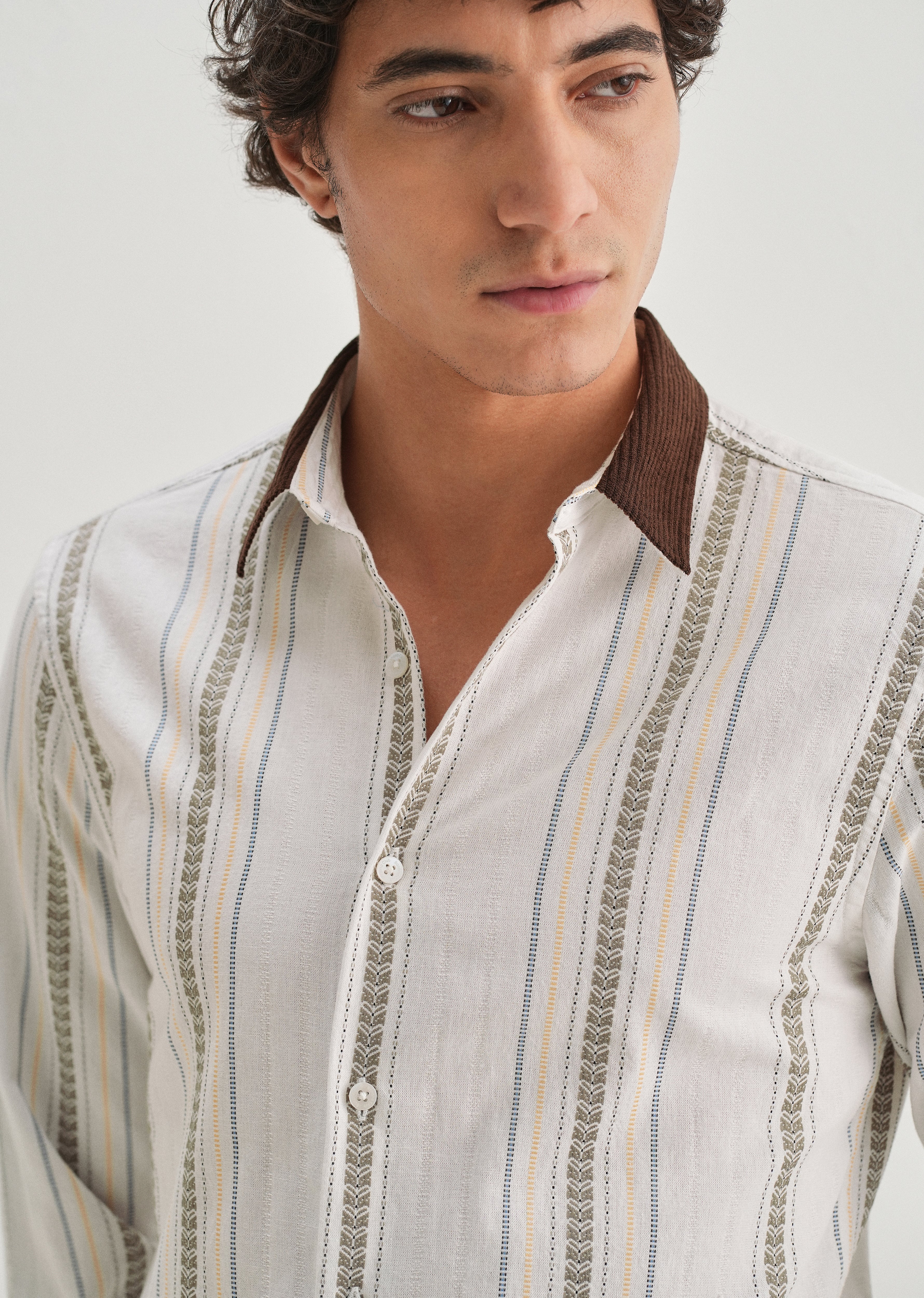 White Woven Striped Suede Collar Shirt - Image 6